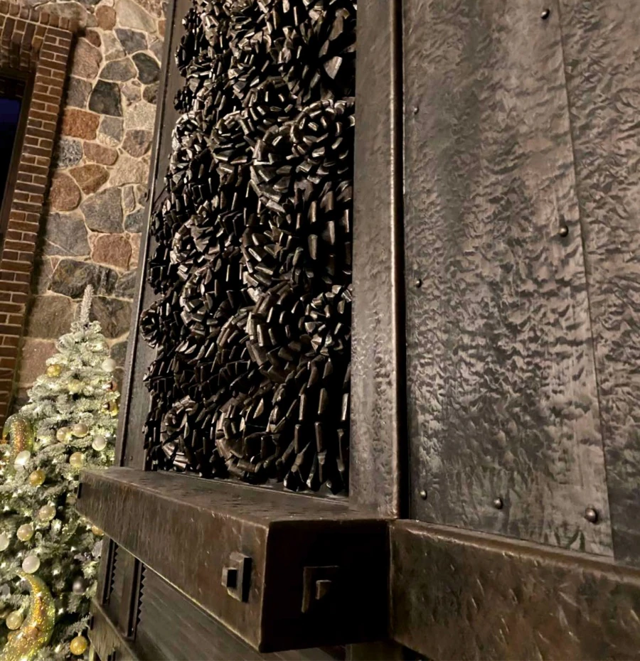 Hunting lodge. Fireplace.