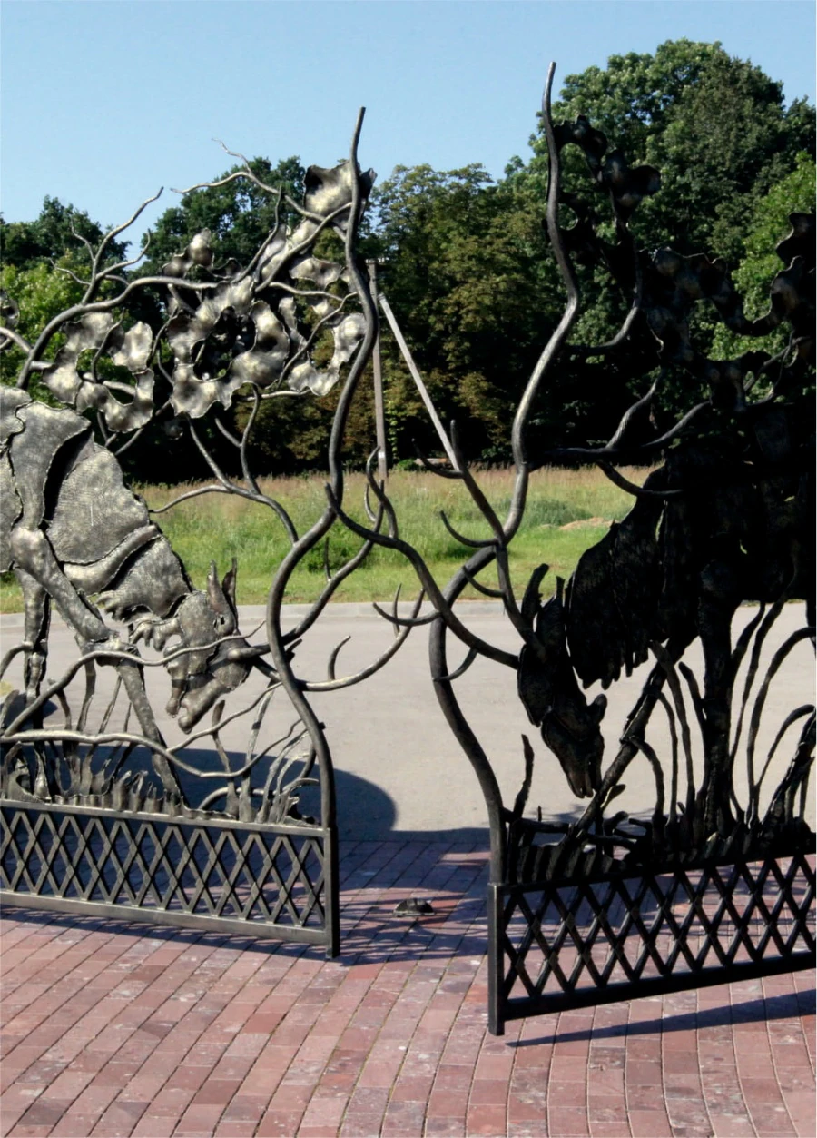 Private residence. Gate, fountain.