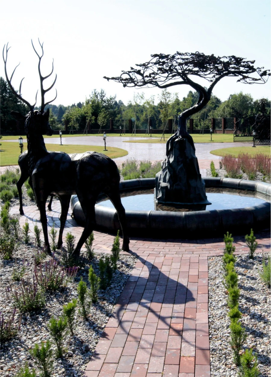 Private residence. Gate, fountain.