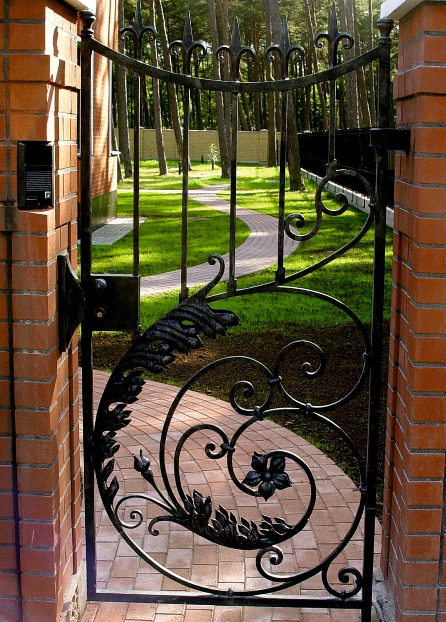 Private residence. Gates, portals, lights.