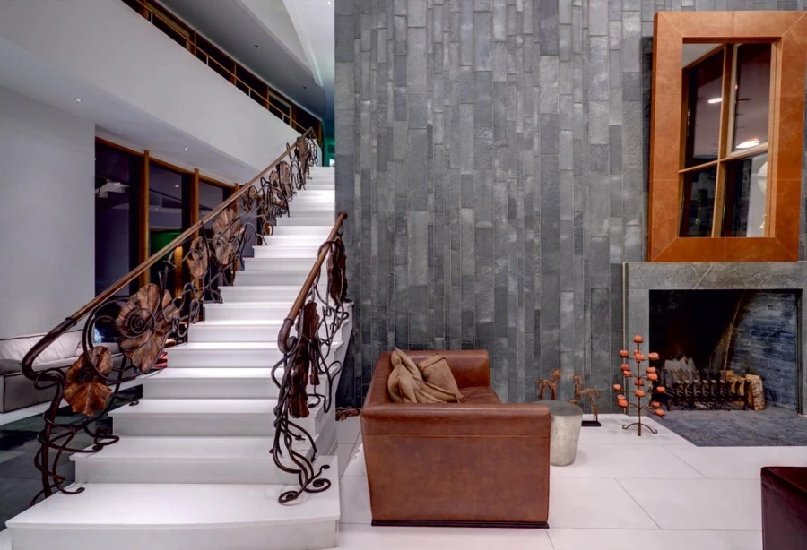 Hotel. Stair railings.