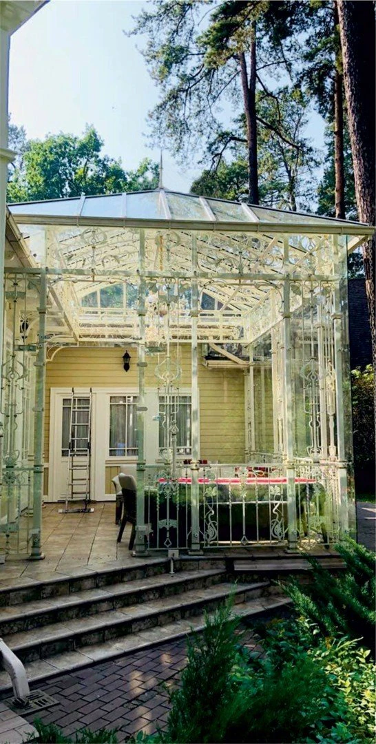 Private residence. Winter garden.