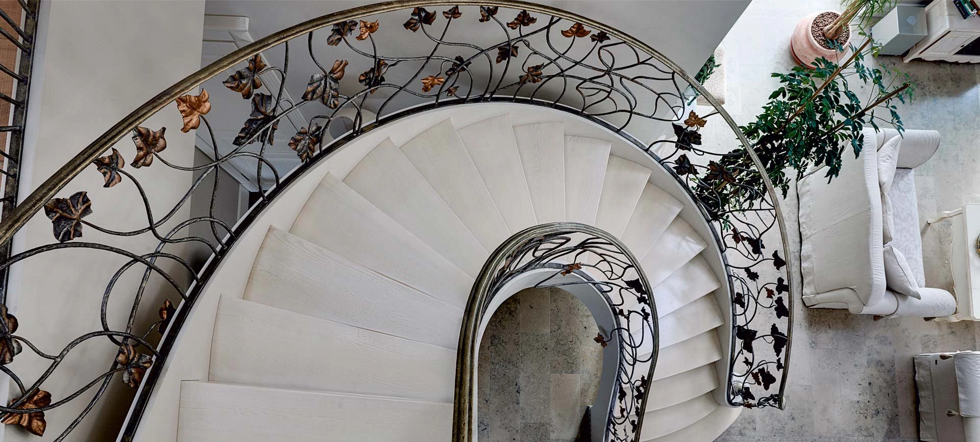 Private residence. Stairs, railings.