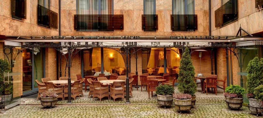 Hotel. Winter garden.