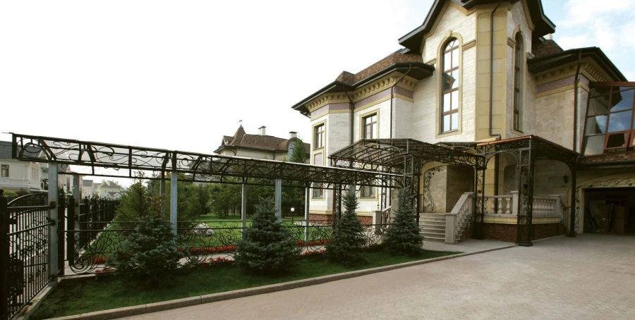 Private residence. Gallery.