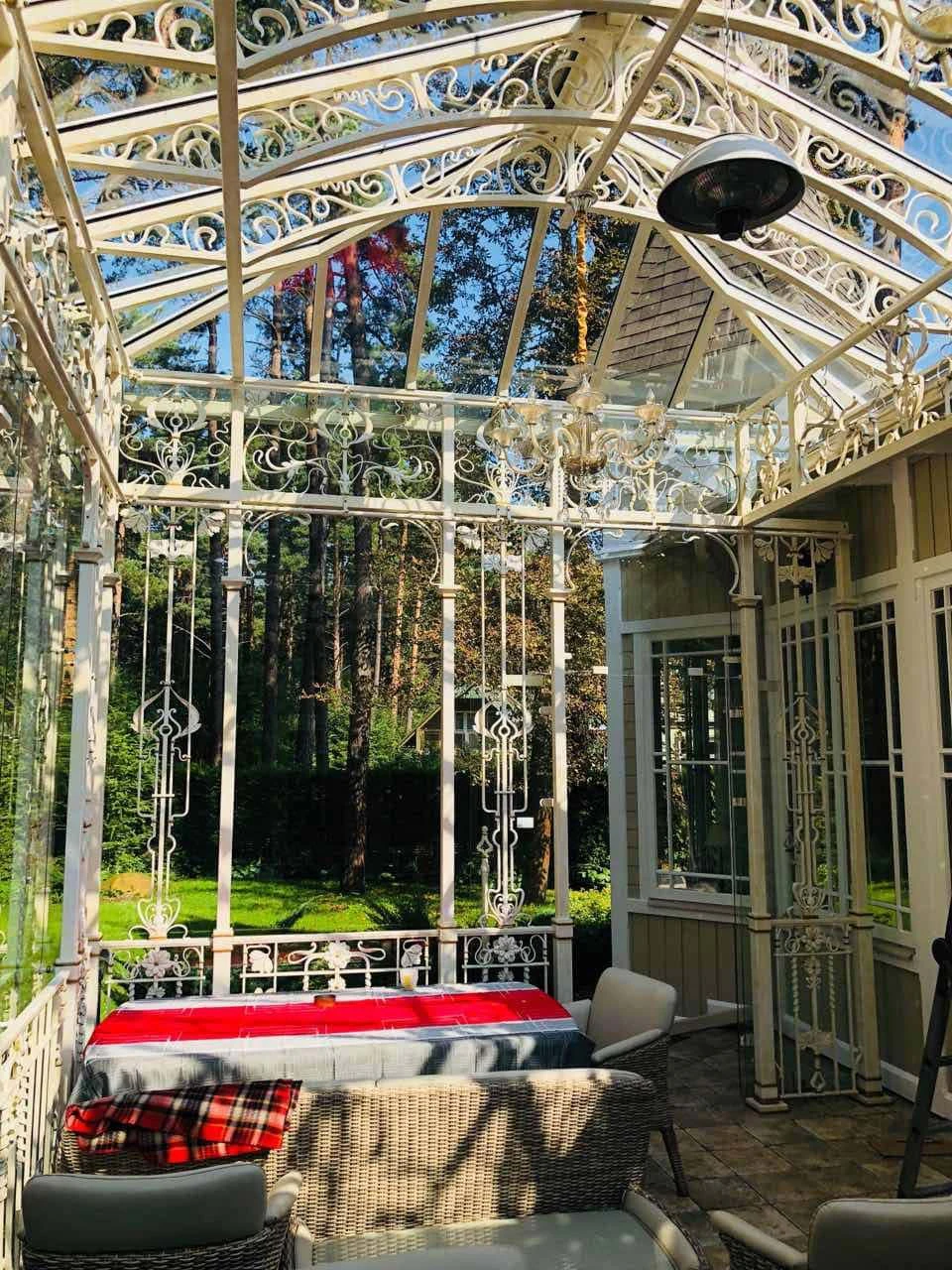 Private residence. Winter garden.