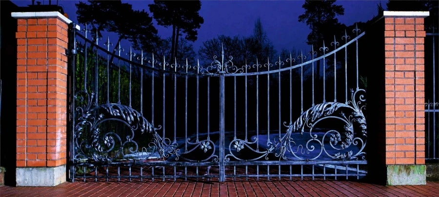 Private residence. Gates, portals, lights.