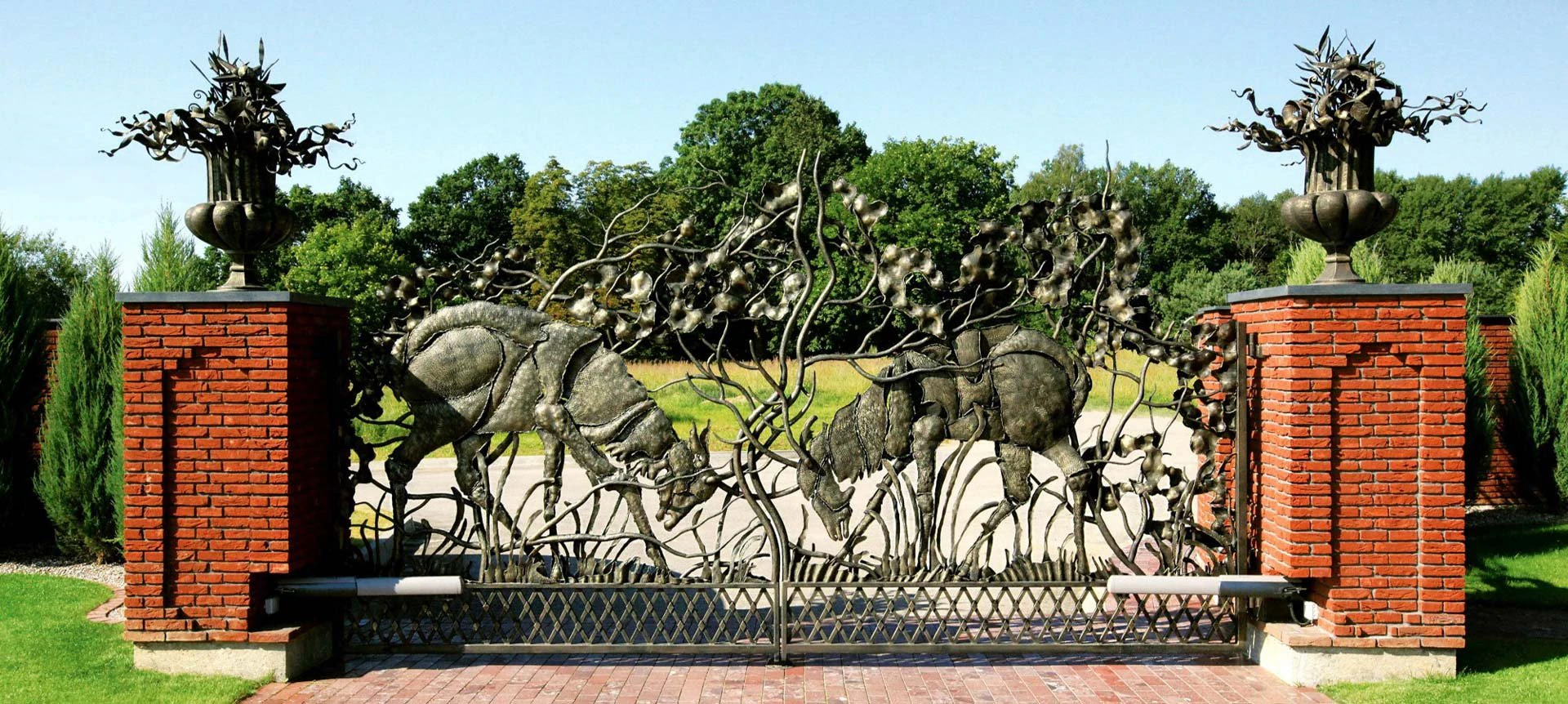 Private residence. Gate, fountain.