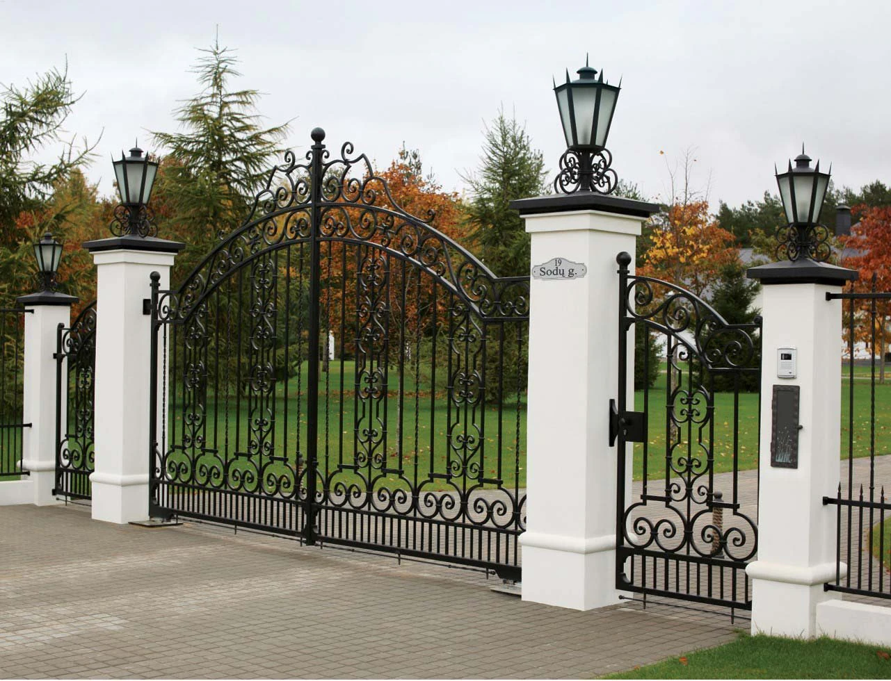 Private residence. Gates, portals, fences, lights.