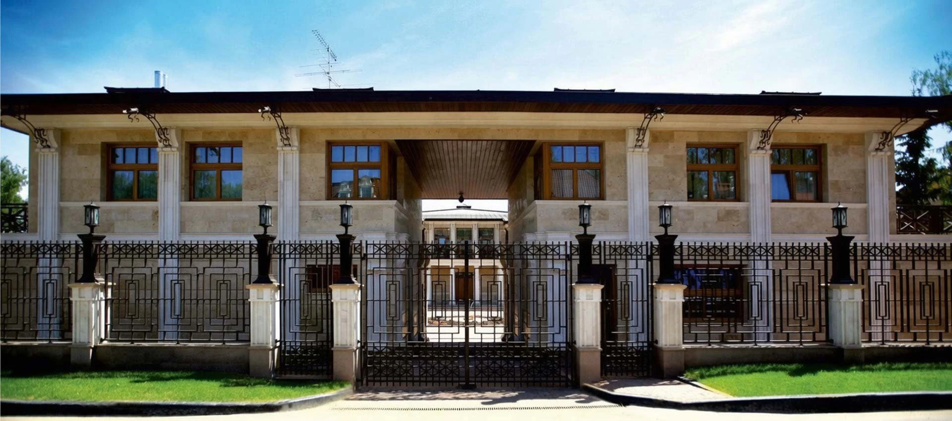 Private residence. Gates, portals, fence, lights.